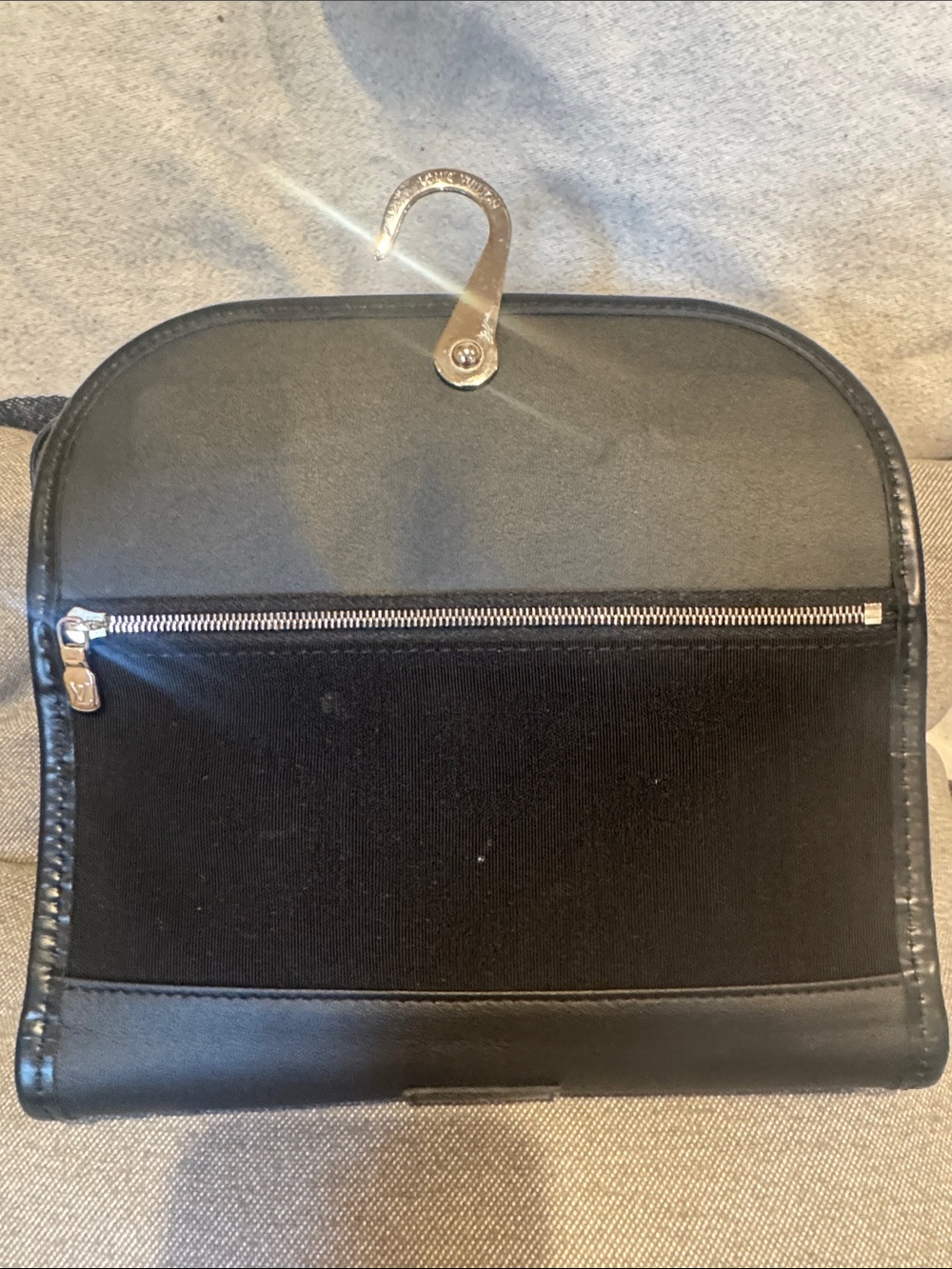 Louis Vuitton Damier Graphite Hanging Toiletry Kit - Picture 4 of 11